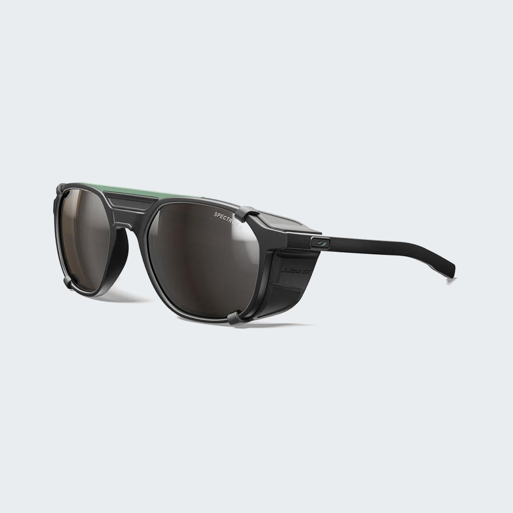 Black (Spectron 4)