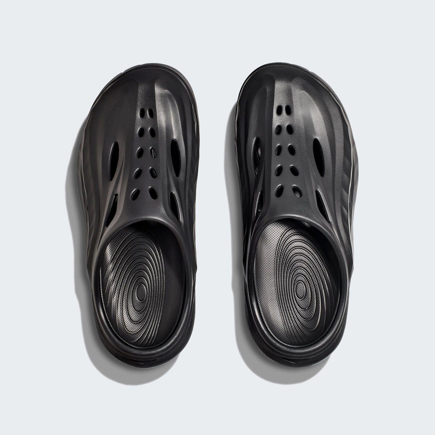 Black/black